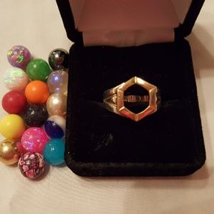 Orbis ring